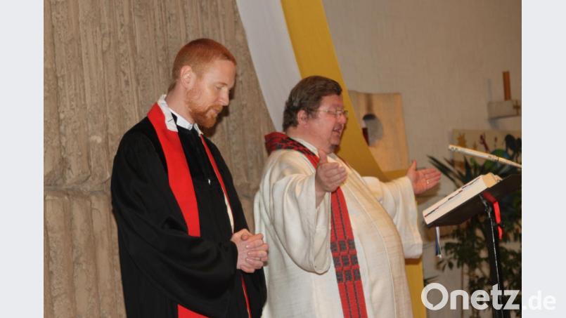 Stadtpfarrer Hubert Bartel und Pfarrer Christoph Zeh Bild: wrt