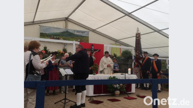 Der katholische Kirchenchor aus Königstein um Richard Pesold singt die Haydn-Messe. Bild: gut