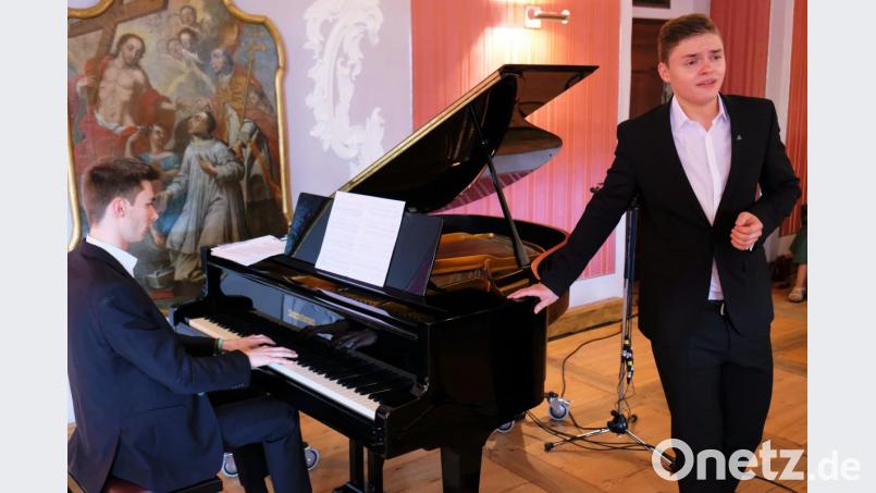 Eine Kostprobe ihres Könnens bieten zwei aufstrebende junge Musiker, die ihr musikalisches Rüstzeug in der Talentschmiede der Regensburger Domspatzen erhielten. In Speinshart beeindrucken Tenor Leon Dreher und Alexander Feih am Klavier mit Liedern der deutschen Romantik Bild: do