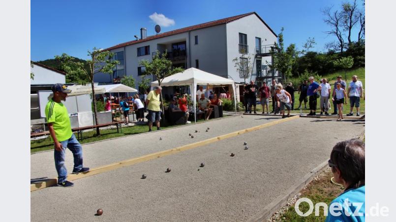 Spannung versprach das Boule-Turnier beim Sommerfest. Bild: ds