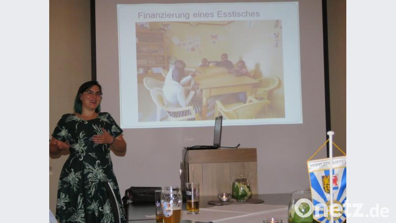 Lena Schulwitz absolvierte ein Berufspraktikum in Kenia und hat vor dem Rotary-Club Stiftland darüber referiert. Bild: ubb