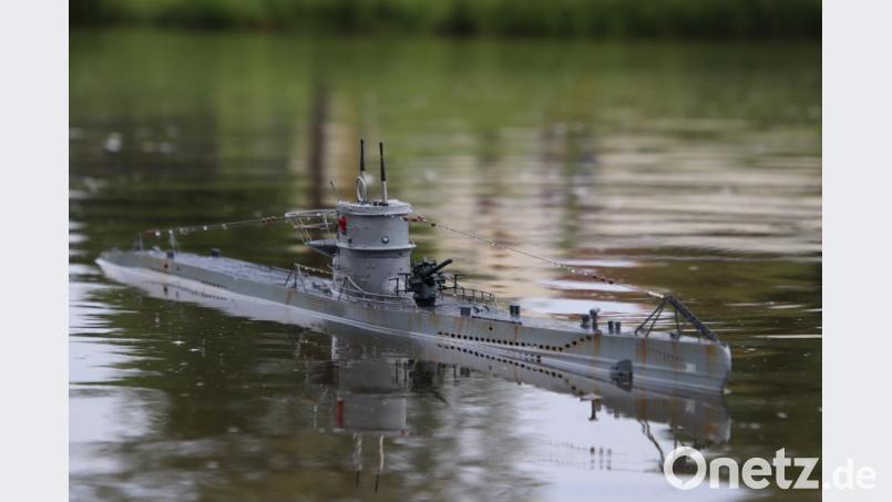 Das kleine U-Boot tauchte beim Auftritt von Klaus Doldinger neben der Seebühne auf. Bild: exb