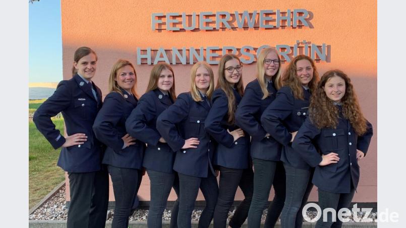 So sehen erfolgreiche Feuerwehrfrauen aus! Die Hannersgrüner Wehr ist stolz auf ihre jungen und bei der Leistungsprüfung erfolgreichen weiblichen Mitglieder. Bild: jml