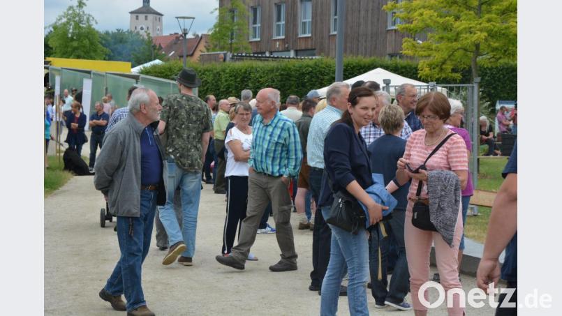 Gut besucht war der Fischhofpark am Sonntagnachmittag beim &quot;Tag der Jäger&quot;. Bild: jr