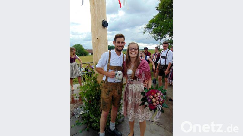 Nach fast 30 Minuten klingelt der Wecker und kürt Julian Pilhofer und Sabrina Tillmann zum Oberkirwapaar 2019. Bild: fnk