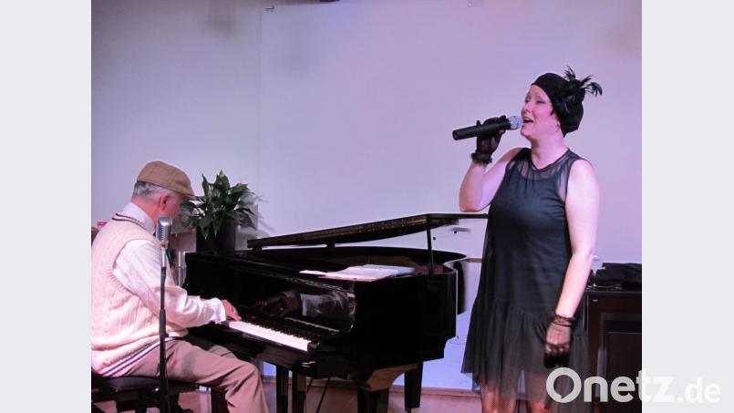 Scarlett Andrews und Christian Christl begeisterten alte und neue Fans für ihren eleganten Mix aus Vaudeville Blues und Boogie Woogie. Bild: aks