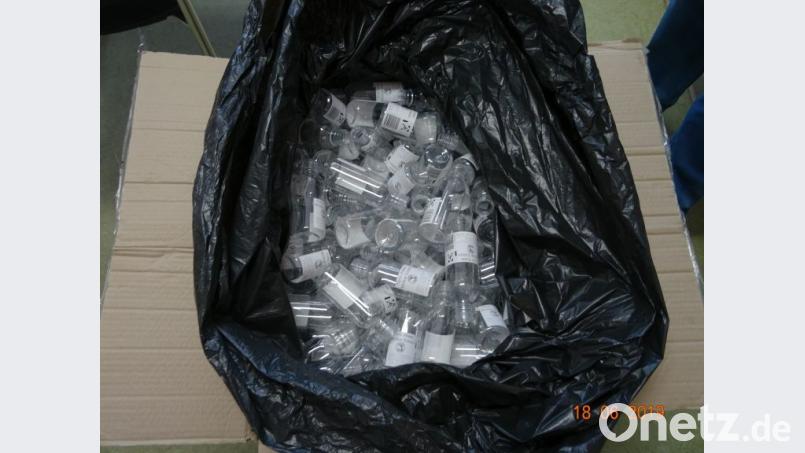 Ein 42-Jähriger versuchte in einem Verbrauchermarkt eine größere Menge Pfandflaschen einzulösen. Bild: Polizei