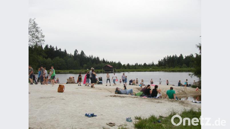 Ein schöner Nebeneffekt des Open Air ist der attraktiv gestaltete Sandstrand am Fichtelsee, der gerne angenommen wird. Bild: gis