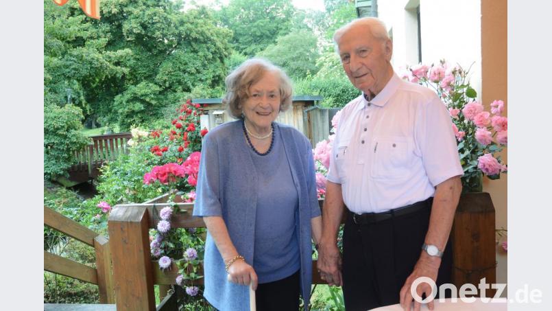 Sie sind seit über 60 Jahren ein Paar und feiern bald - im Abstand von wenigen Tagen - den 90. Geburtstag: Eva und Max Kunz, der als ehemaliger Bundestagsabgeordneter noch bestens bekannt ist. Bild: Gabi Schönberger
