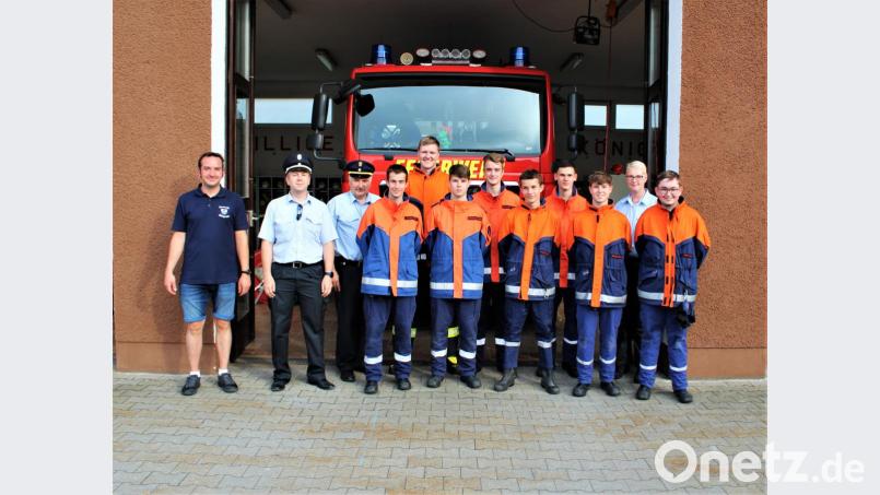 Acht Jugendliche der Feuerwehr absolvieren ihre Leistungsabzeichen. Bild: wku