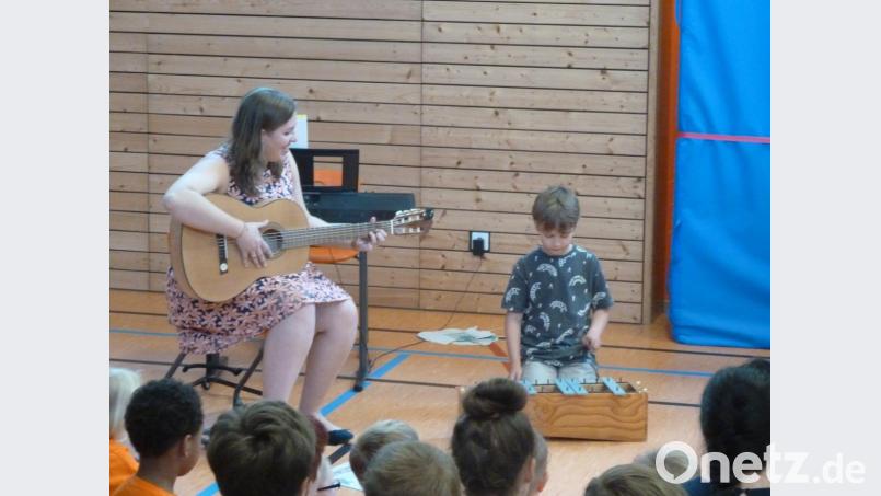 Am Aktionstag Musik an der Hohenburger Grundschule beteiligten sich sowohl die Schüler als auch die Kindergartenkinder der Gemeinde. Bild: hah