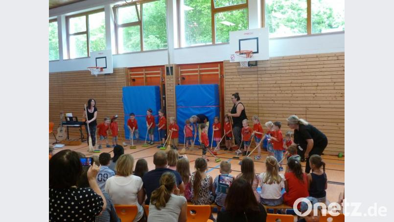 Am Aktionstag Musik an der Hohenburger Grundschule beteiligten sich sowohl die Schüler als auch die Kindergartenkinder der Gemeinde. Bild: hah