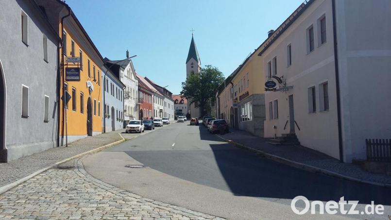 Am 14. Juli ist es soweit: Im &quot;Wohnzimmer der Gemeinde&quot;, wie Bürgermeister Josef Beimler den Marktplatz gern bezeichnet, findet das alljährliche Bürgerfest statt. Bild: fla