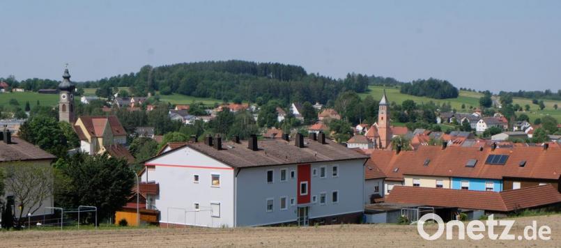 Der Hans-Kett-Lug, ein Aussichtspunkt, den der Flosser OWV pflegt, lohnt sich immer für eine Zwischenstation auf einem Spaziergang. Bild: le