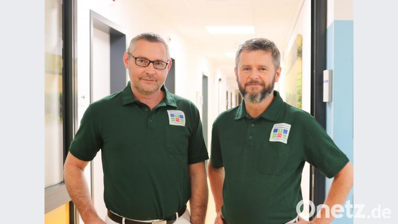Dr. Philipp Koehl und Dr. Libor Mada (von links) decken im Rahmen ihrer Sprechstunde das komplette orthopädisch-unfallchirurgische Spektrum ab. Bild: exb
