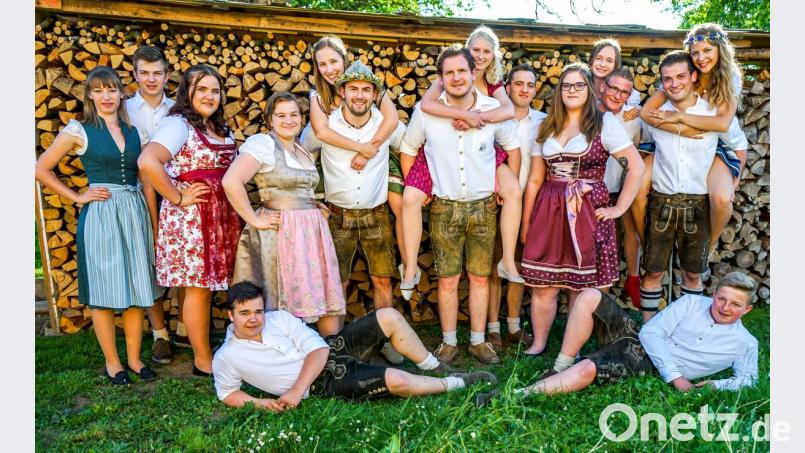 Acht Kirwapaare stehen in Thonhausen heuer bereit, um die Kirwa im kleinen Dorf in der Gemeinde Ursensollen zu feiern. Bild: brü