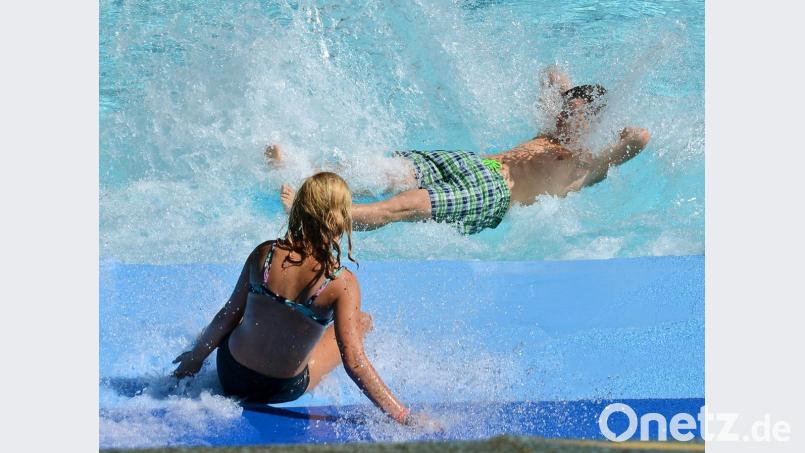 Am Samstag, 22. Juni, feiert das Hockermühlbad in Amberg seinen 40. Geburtstag. Wenn das mal kein Grund ist, abzutauchen. Bild: Petra Hartl