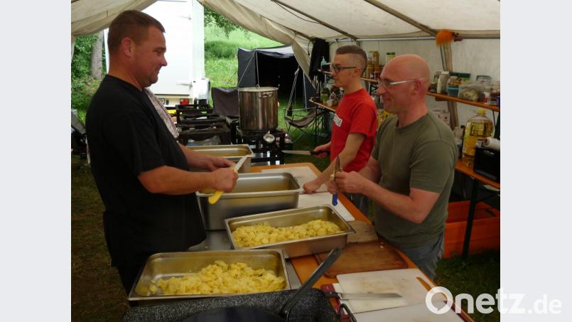 Unersetzlich für jedes Zeltlager: Leckeres Essen vom engagierten Küchenteam. Bild: bba