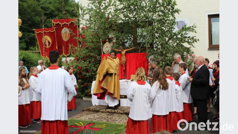 Die Familie Zaus hatte den zweiten Altar vorbereitet. Bild: soj