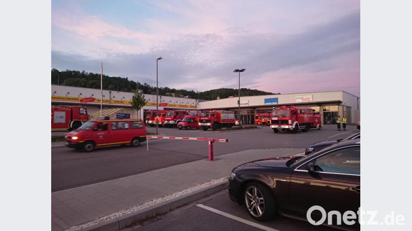 Großeinsatz in Schwandorf am Freitagabend. Bild: Hösamer