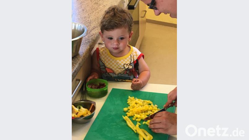 Nico lässt es sich von Anfang an schmecken. Bild: ihl