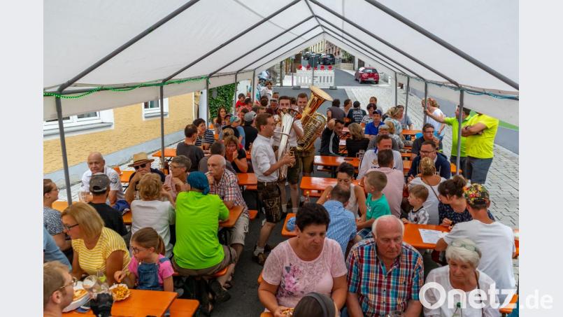 Die Gruppe &quot;Mezzoblech&quot; sorgt für die musikalische Umrahmung. Bild: sml