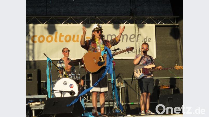Auf der Seebühne zeigte &quot;Matze und Band&quot;, dass Musik durchaus auch kabarettistisch sein kann. Bild: ubb