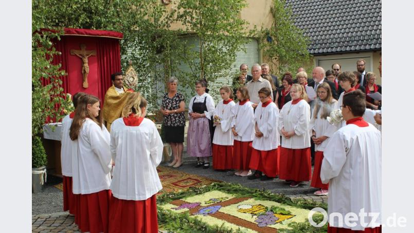 Bei der Familie Karneth wartete der dritte Altar auf die Gläubigen. Bild: soj