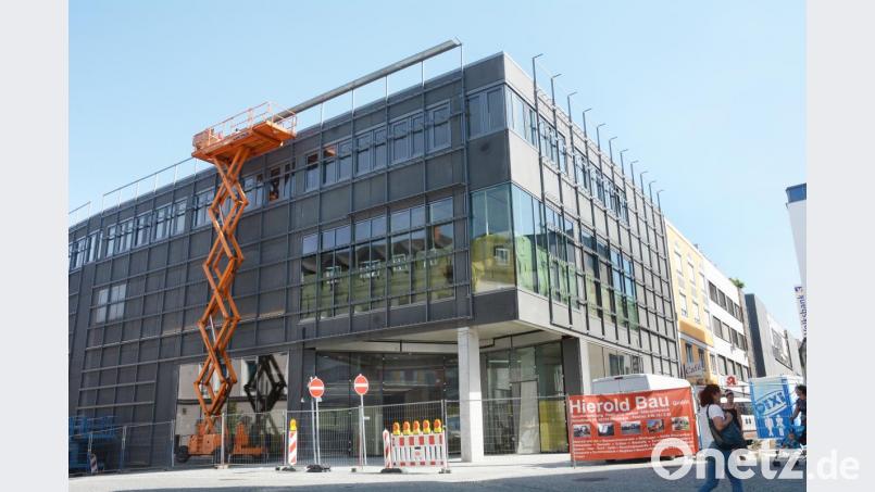 Peu à peu geht das NOC der Vollendung entgegen und nach und nach werden auch immer mehr Mieter bekannt. Seit Freitag steht nun fest, dass Woolworth im Untergeschoss einziehen wird. Bild:  Gabi Schönberger