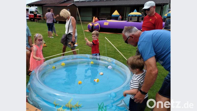 Wer später mal ganz große Fische angeln will, der muss schon frühzeitig üben. Bild: jml