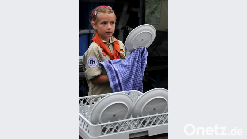 Alle Generationen der Georgspfadfinder helfen mit, wenn die berühmte Heimkirwa ansteht. Bild: gf