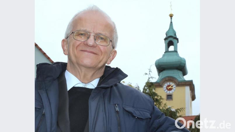 Bild: Wolfgang Steinbacher
Pfarrer Häring und seine Kirchturmuhr Bild: Wolfgang Steinbacher
