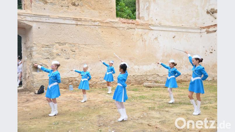 In eine außergewöhnliche Bühne verwandelt der tschechische Verein Omnium die noch stehenden Umfassugsmauern der einstigen Kirche Mariä Heimsuchung. Bild: fjo