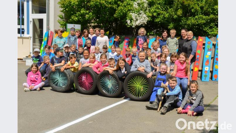 Ob die Kinder nun ihre Pausen mit Relaxen, Mühle spielen oder Twister verbringen wollen, können sie nun von Schultag zu Schultag selbst entscheiden. Bild: exb