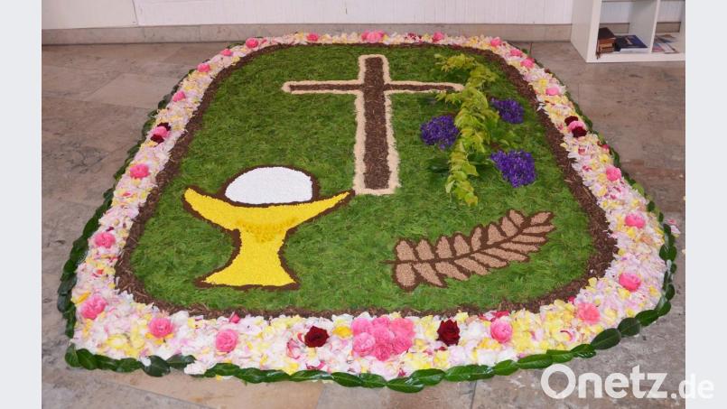 Frauenbund-Blumenteppich zu Fronleichnam Bild: ü