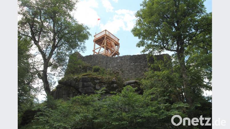 Die Burgruine Schellenberg, das Wahrzeichen der Gemeinde Georgenberg, erstrahlt in neuem Glanz. Bild: pi