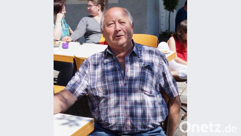 Im 76. Lebensjahr verstarb am 5. Juni Benno Lehner. Nun wurde er zu Grabe getragen. Für seinen langjährigen Einsatz zum Wohl der Bürger hat man Benno Lehner im Januar 2015 mit der Goldenen Ehrennadel der Gemeinde ausgezeichnet. Bild: weu