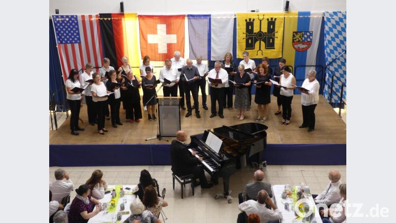 Den Musikblock eröffnet der Chor "New Voices". Bild: rn