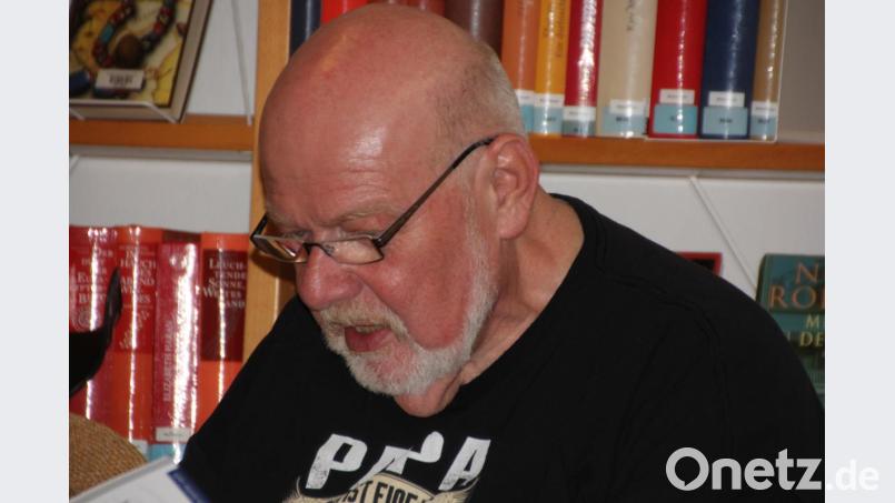 Hans Günther Lauth las aus einem neuesten Buch. Bild: kro