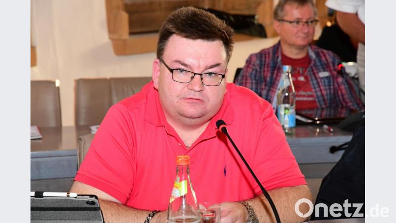 Daniel Holzapfel bei einer Sitzung des Stadtrats. Diesem Gremium will er künftig als fraktionsloser Stadtrat angehören. Bild: Petra Hartl