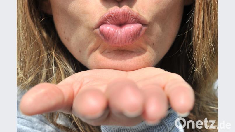 Eine Frau ist nach einem nächtlichen Kussüberfall auf ihren Angebeteten in München verhaftet worden. Bild: Peter Kneffel/dpa