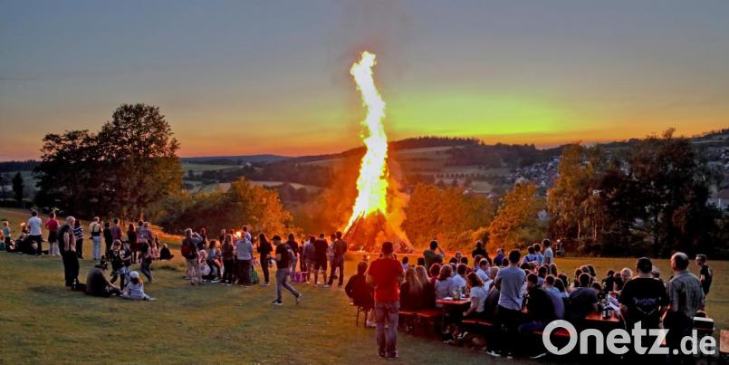 Johannisfeuer über Freudenberg Bild: Hermann Koch