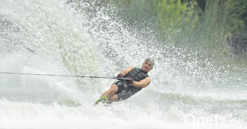 Wasserski Haidweiher

Altmeister Steffen Wild vom WSC Haidweiherr startete in der Klasse Ü 45

Bild: Ziegler Bild: Hubert Ziegler