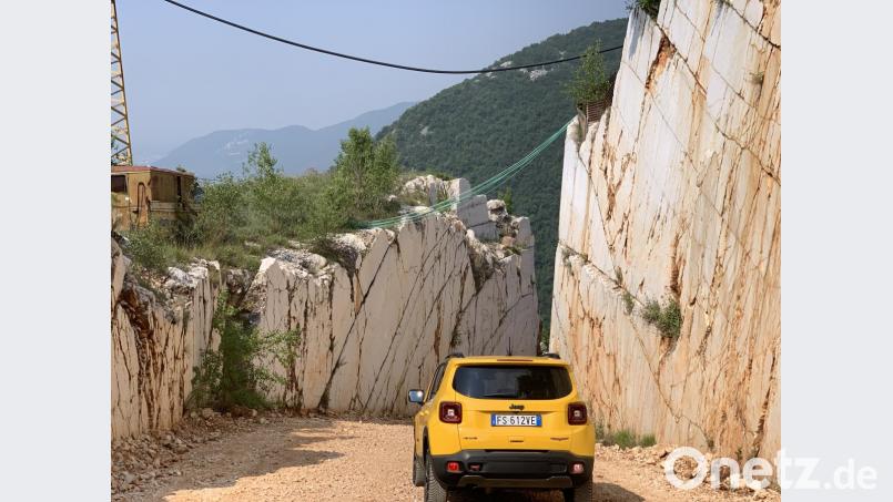 Jeep Renegade auf Testfahrt im Marmorsteinbruch nahe Verona. Bild: Michael Ascherl