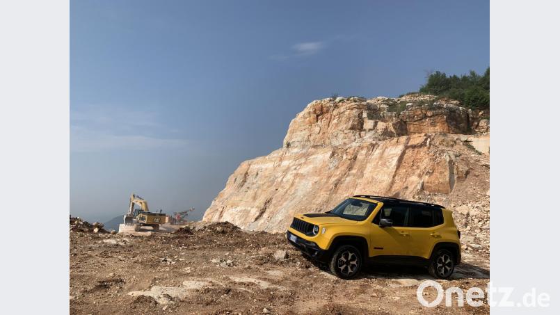 Jeep Renegade auf Testfahrt im Marmorsteinbruch nahe Verona. Bild: Michael Ascherl