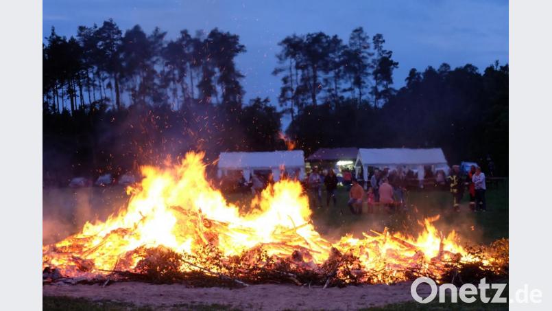 Auch wenn das Wetter nicht so toll ist, lässt die Stimmung der Gäste nicht nach. Bild: wlr