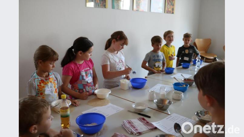 Auch heuer dürfen die Kinder im Ferienprogramm wieder ihre eigene Pizza herstellen. Bild: stn