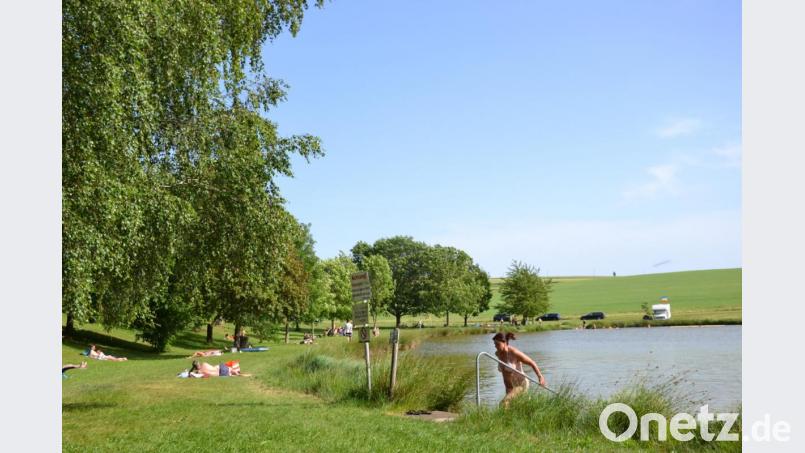 Alle „Wasserratten“ können das gemeindliche Natur-Waldbad Tröbes zum Null-Tarif benutzen. Bild: gi
