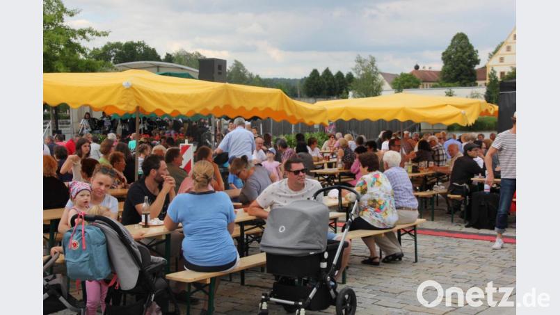 Viele Besucher waren zum Tag der Kreismusikschule zur Seebühne gekommen. Bild: kro