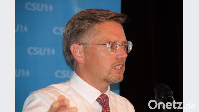 91,3 Prozent der CSU-Delegierten votierten fpür den Brander Tobias Reiß als CSU-Kreisvorsitzender Reiß steht seit 2010 an der Spitze des CSU-Kreisverbandes. Bild: kro